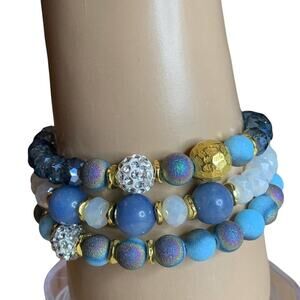 Wrap memory wire bracelet 3-4 wraps depends on your wrist. Blue gold silver